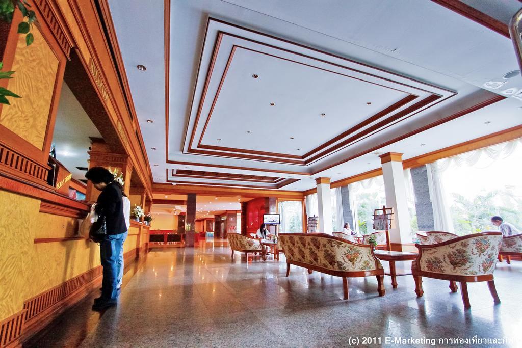 Grand Park Hotel Накхон Си Тамарат Екстериор снимка