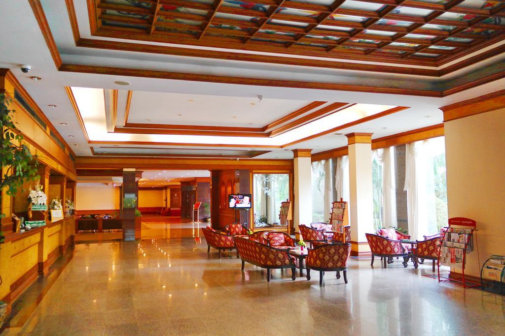 Grand Park Hotel Накхон Си Тамарат Екстериор снимка